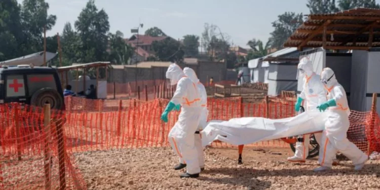 Ébola gana terreno en África: casos se disparan y preocupa expansión regional