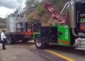 El camión de carga bloqueó un carril de la carretera federal 125.