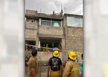 Elementos de Bomberos y Protección Civil notificaron formalmente al dueño.