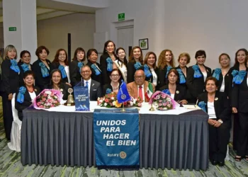 Fotos: Rubén Morales // El Club Rotario celebró el cierre del Año Rotario 2025-2026 con una emotiva ceremonia realizada en un salón del Hotel Victoria.