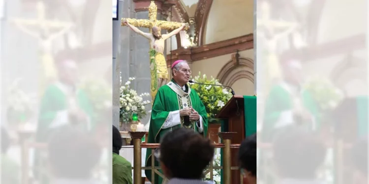 Foto: Adrián Gaytán // El arzobispo, Pedro Vázquez Colmenares, recomendó una reprimenda a tiempo a los hijos.