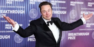 Elon Musk es el primer billonario del mundo tras el debut de SpaceX en Wall Street
