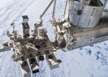Tensión en el espacio: NASA ordena a astronautas refugiarse por fuga de aire en la Estación Espacial Internacional
