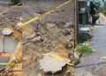 VIDEO| ¡Entre la escasez y el desperdicio! Fuga de agua desata molestia en colonia Volcanes