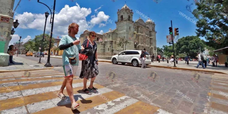 Foto: Adrián Gaytán – ilustrativa // Entre los principales robos a transeúntes son los teléfonos celulares, carteras o bolsos, donde las víctimas suelen ser mujeres y población joven.