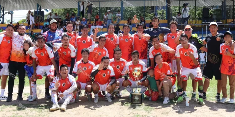 Fotos: Leobardo García Reyes // Holanda Hecsan es el tricampeón de Liga Mayor A.