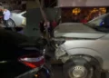 ¡Conductor ebrio desata caos en Oaxaca! Embiste 11 vehículos estacionados y provoca indignación