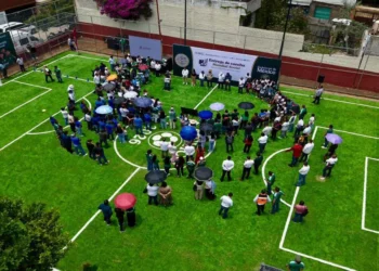 Foto: Gobierno de Oaxaca // Inauguración de canchitas, pero sin programa integral para su uso intensivo de para impulsar el deporte.