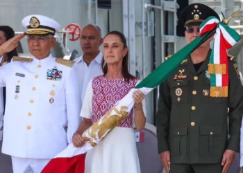 La presidenta Claudia Sheinbaum Pardo encabezó la ceremonia oficial del Día de la Marina Nacional desde el Buque Usumacinta en Michoacán.