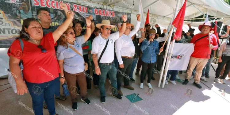 Foto: Adrián Gaytán // La Sección 22 confía en que en esta semana se logre una mesa para atender todas las problemáticas del magisterio.