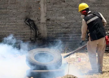 Llaman a limpiar patios y evitar agua estancada en cubetas, llantas y cualquier tipo de recipiente.