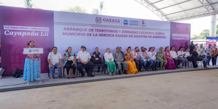 Foto: Gobierno de Oaxaca // La ceremonia de la fallida tercera etapa del Plan Juchitán por la Paz, la Justicia y el Bienestar.
