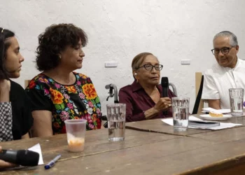 La escritora y periodista Dolores Jiménez Caballero presentó en el IAGO su libro Ita y las Garzas.