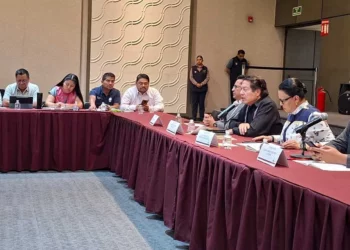 Foto: Cencos 22 // La mesa de negociación en Segob de la cual la CNTE se retiró ante la exigencia de que sea presidida por Claudia Sheinbaum.