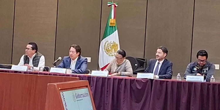 Foto: Cencos 22 // La negociación en Segob con Mario Delgado, Rosa Icela Rodríguez y Martí Batres.