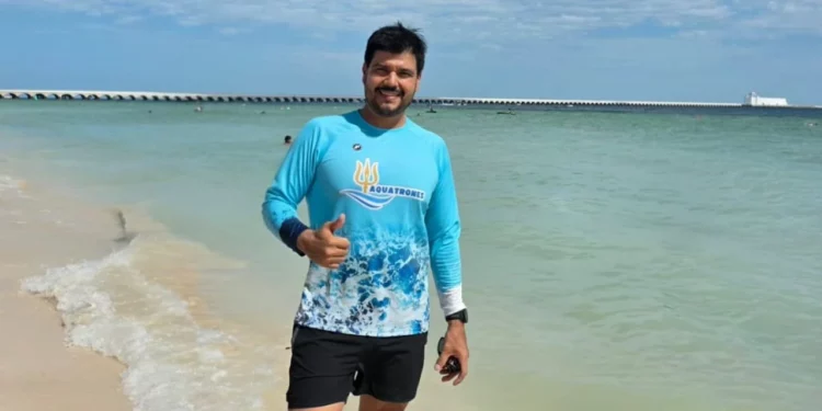 El nadador oaxaqueño Leo Ayala buscará conquistar el doble cruce de 20 km en Cancún