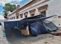 Foto: Jesús Santiago // Lonas, plásticos, el campamento magisterial en Oaxaca muestra ya los estragos de la lluvia y el cansancio.