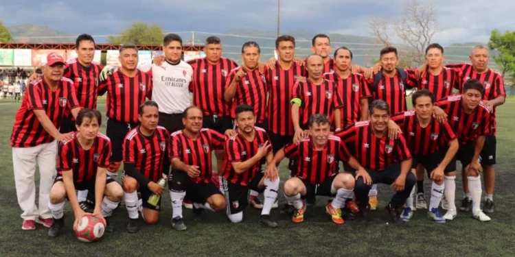 Milán se corona en la liga municipal de futbol de Huajuapan.