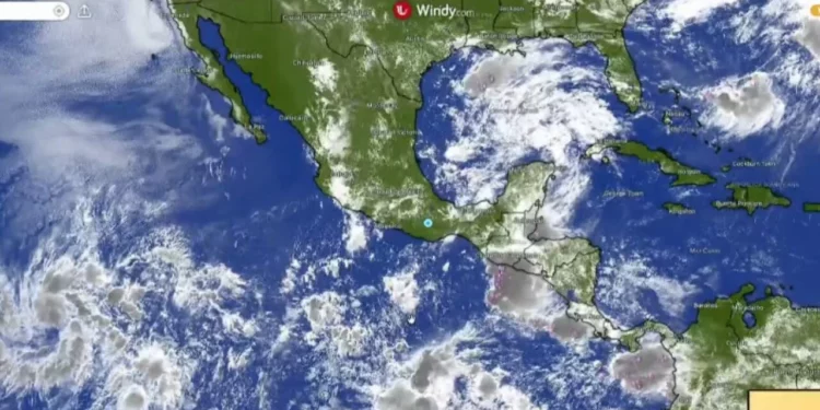 ¡Alertan por posible primer ciclón de la temporada frente a Oaxaca!