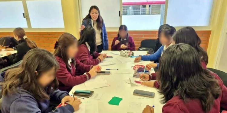 Foto: Alain Albarrán // Orientación puntual para jóvenes.