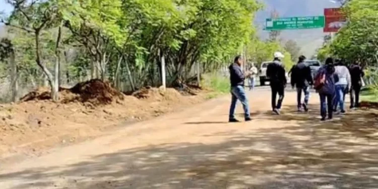 VIDEO | Tras siete meses de conflicto, reabren acceso principal a Huayápam