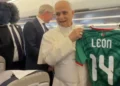 VIDEO | El Papa León XIV recibe la playera de la Selección Mexicana en vísperas del Mundial 2026