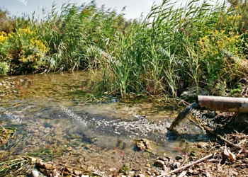 Foto: ilustrativa - El Imparcial de Oaxaca // Elevada contaminación del río La Colorada, en Tlacolula.