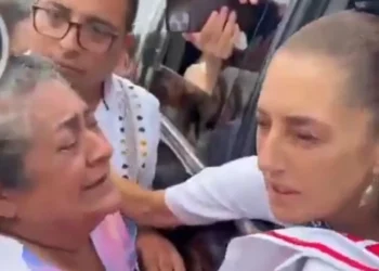 VIDEO | “Devuélvame con vida a mi hija”: Madre de la periodista Roxana Berenice confronta a Claudia Sheinbaum en Veracruz