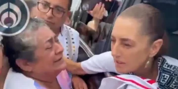 VIDEO | “Devuélvame con vida a mi hija”: Madre de la periodista Roxana Berenice confronta a Claudia Sheinbaum en Veracruz