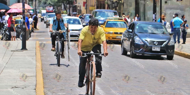 Foto: Archivo El Imparcial // Transitar en bicicleta por la ciudad representa ya un verdadero peligro.