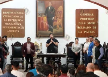 Foto: Adrián Gaytán // Sesión del cabildo abierto en la capital.