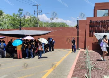 ¡Oaxaca bajo presión! Sección 22 del SNTE mantiene bloqueos en Pemex, aeropuerto y caseta