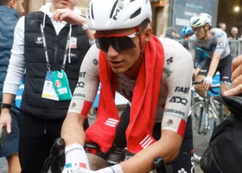 Isaac del Toro conquista Francia: Regresa de una lesión y se corona campeón del Tour Auvergne-Rhône-Alpes