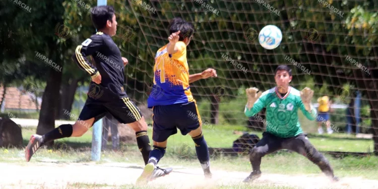 Foto: Leobardo García Reyes // Transformación Universitaria goleó al Cosmos en las semifinales de Ida.