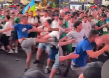 VIDEOS | ¡Estalla la pasión mundialista, hinchas se dan con todo! Pelea campal entre argentinos y argelinos sacude Nueva York
