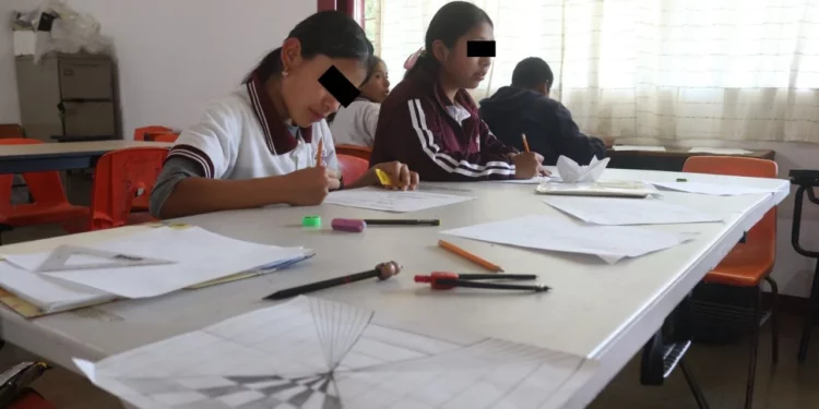 Estudiantes de San Juan Quiotepec reciben taller de dibujo