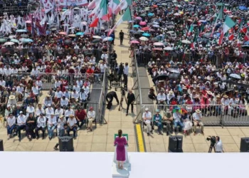 Una multitud de miles de simpatizantes cobijó a la presidenta Claudia Sheinbaum durante su rendición de cuentas en la capital del país.