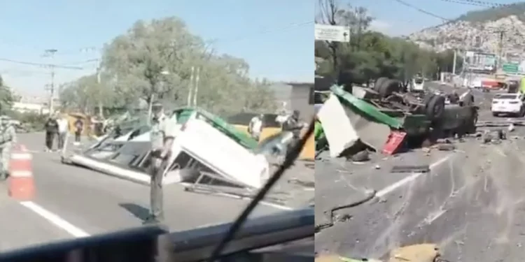 VIDEO | Volcadura de microbús colapsa la México-Pachuca y deja al menos 15 lesionados