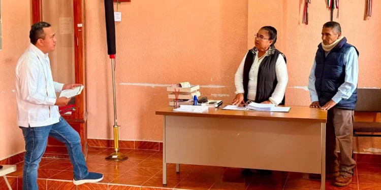 En territorio Nino Morales lleva mensaje de unidad a la Mixteca