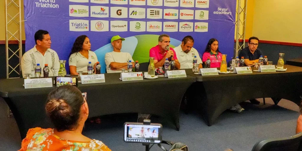 Huatulco se prepara para recibir a más de mil atletas en el Triatlón Internacional 2026