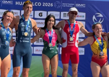 Suena el Himno Nacional en Huatulco; México conquista el oro en la Copa Mundial de Triatlón 2026