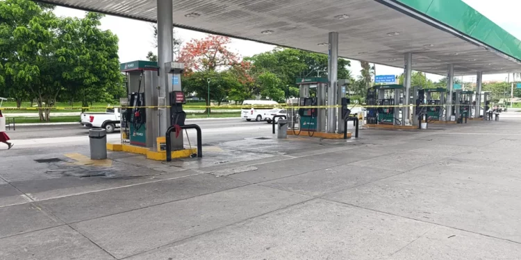 Paro laboral provoca cierre de gasolineras en Huatulco, Puerto Escondido y Barra de Colotepec