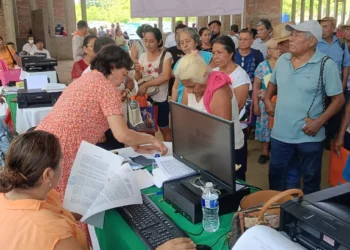 Obtienen certeza jurídica 135 comuneros de San Pedro Pochutla