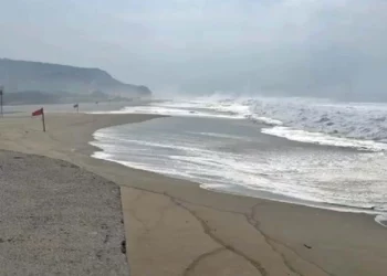 Mar de fondo afecta de nuevo a la costa