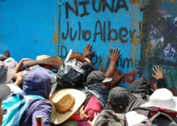 FGJ identifica a cinco presuntos infiltrados tras disturbios en marcha de la CNTE