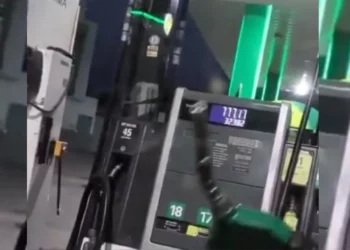 IMÁGENES | Video desata sospechas de cobros irregulares en gasolinera de Oaxaca; exigen revisión de Profeco