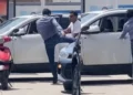 ¡De la fila al ring! Tensión por la gasolina termina en pelea frente a estación de servicio