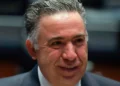 Bajo la sombra de las acusaciones, Enrique Inzunza reaparece en el senado de manera virtual
