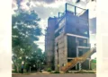 Corporaciones policiales y peritos de la Fiscalía de Oaxaca inspeccionaron el cubo del elevador en el “Edificio Kratos”.