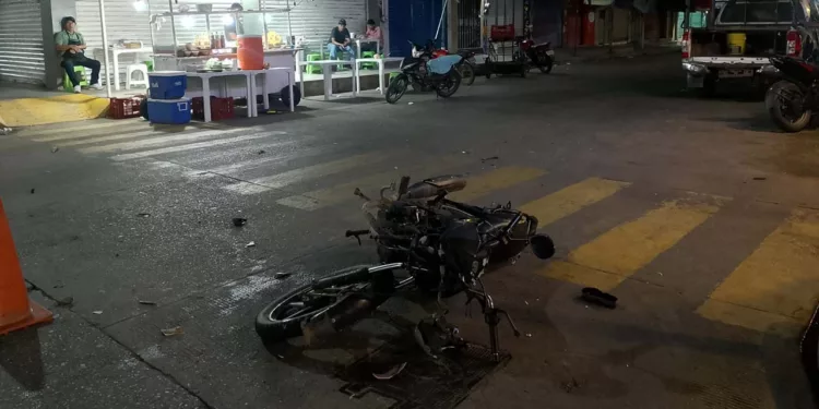 El fuerte impacto ocurrió en el cruce de las calles 16 de Septiembre y Guerrero.